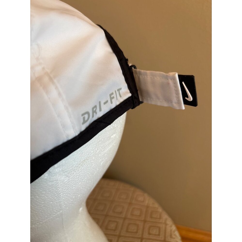 Ladies Nike Dri-Fit Featherlight Adjustable Cap White & Black  Velcro - Picture 4 of 6